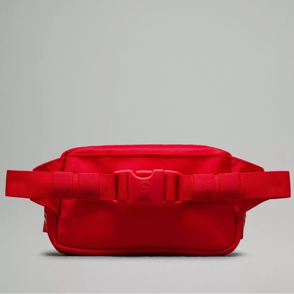 Lululemon Future Legacy Belt Bag in Spicy Red - Picture 4 of 4